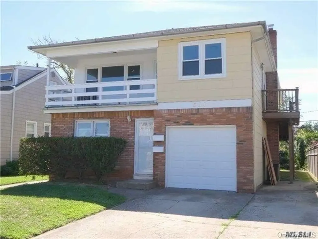 538 E Walnut Street Long Beach NY 11561