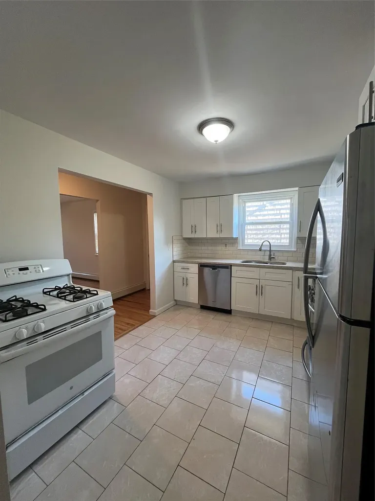 538 E Walnut Street Long Beach NY 11561