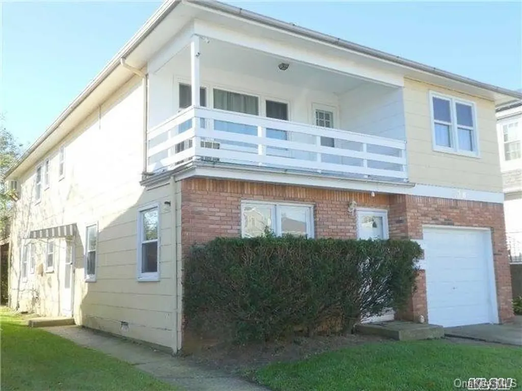 538 E Walnut Street Long Beach NY 11561