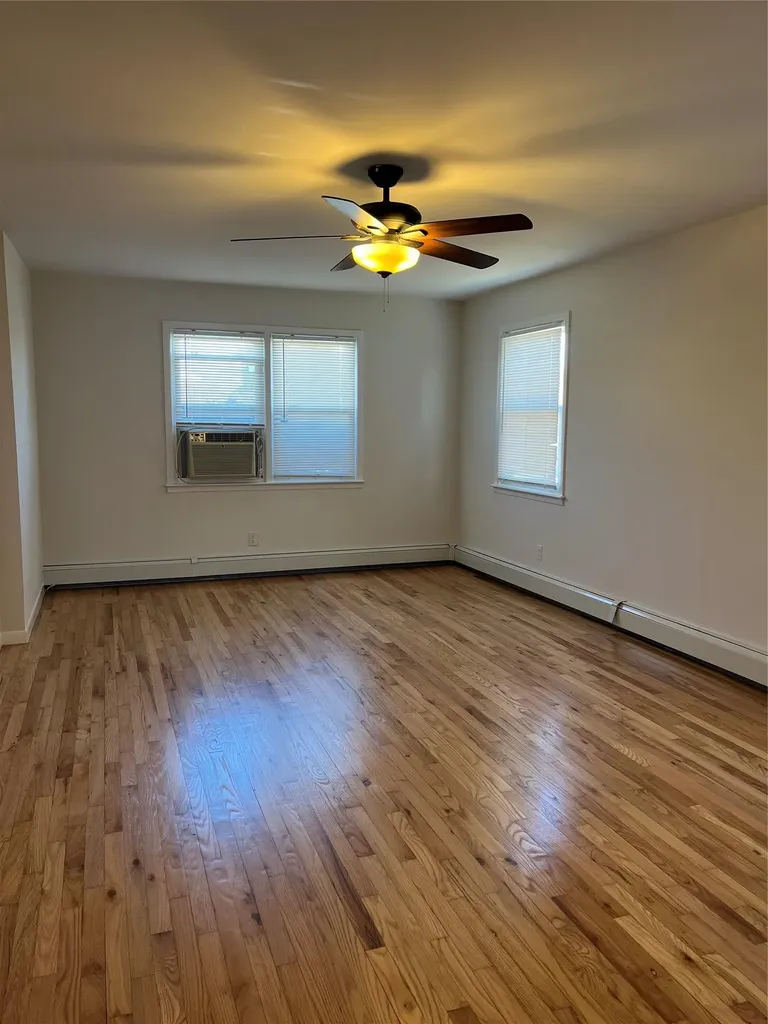 538 E Walnut Street Long Beach NY 11561
