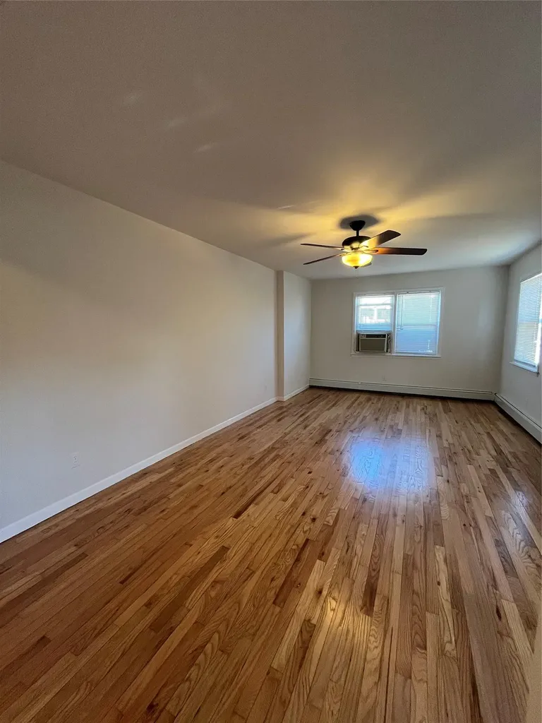 538 E Walnut Street Long Beach NY 11561