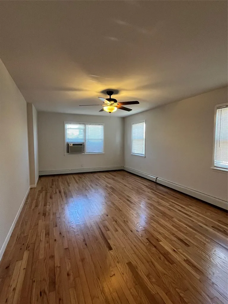 538 E Walnut Street Long Beach NY 11561