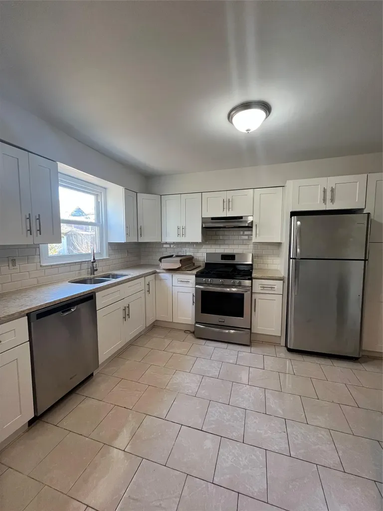 538 E Walnut Street Long Beach NY 11561