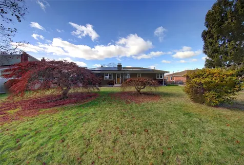 75 Miller Avenue North Babylon NY 11703