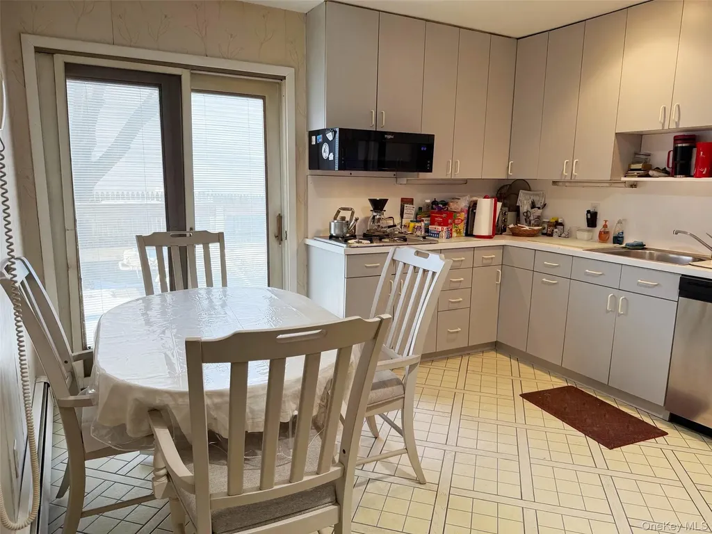 383 Clinton Avenue Cedarhurst NY 11516