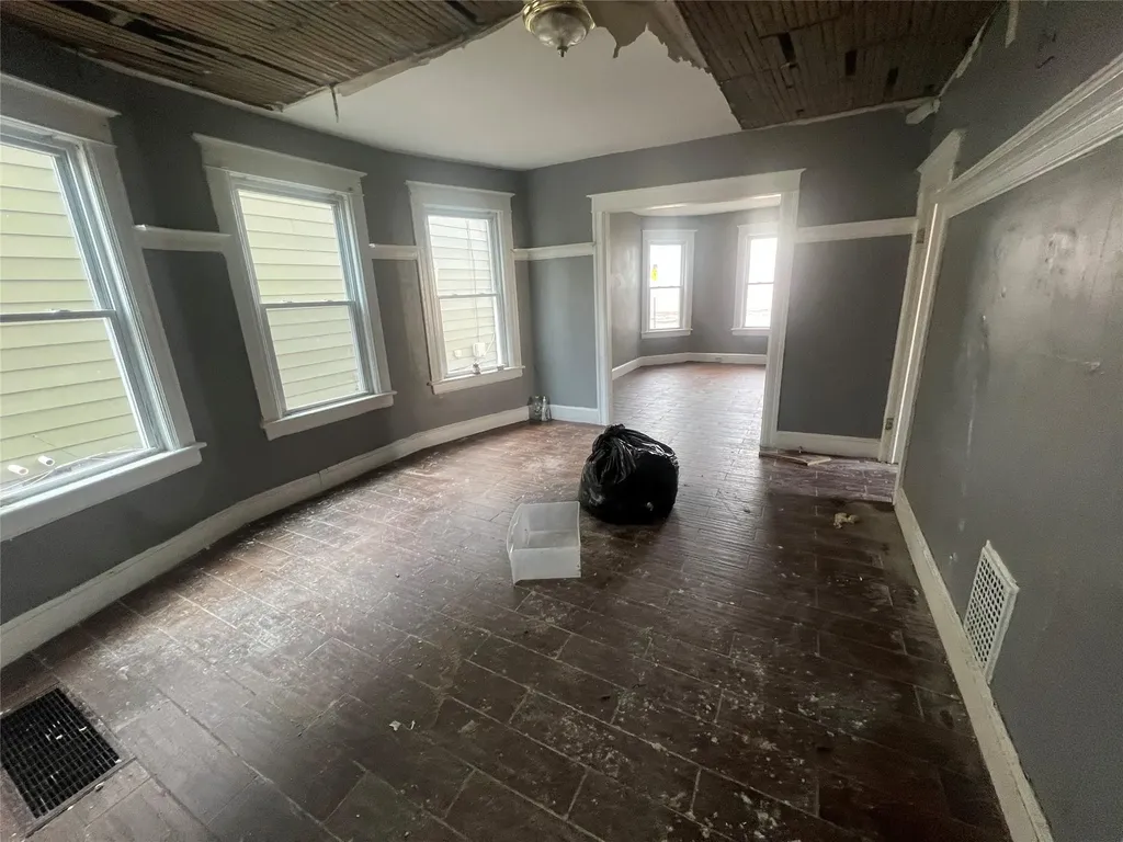 24 North White Street Poughkeepsie NY 12601