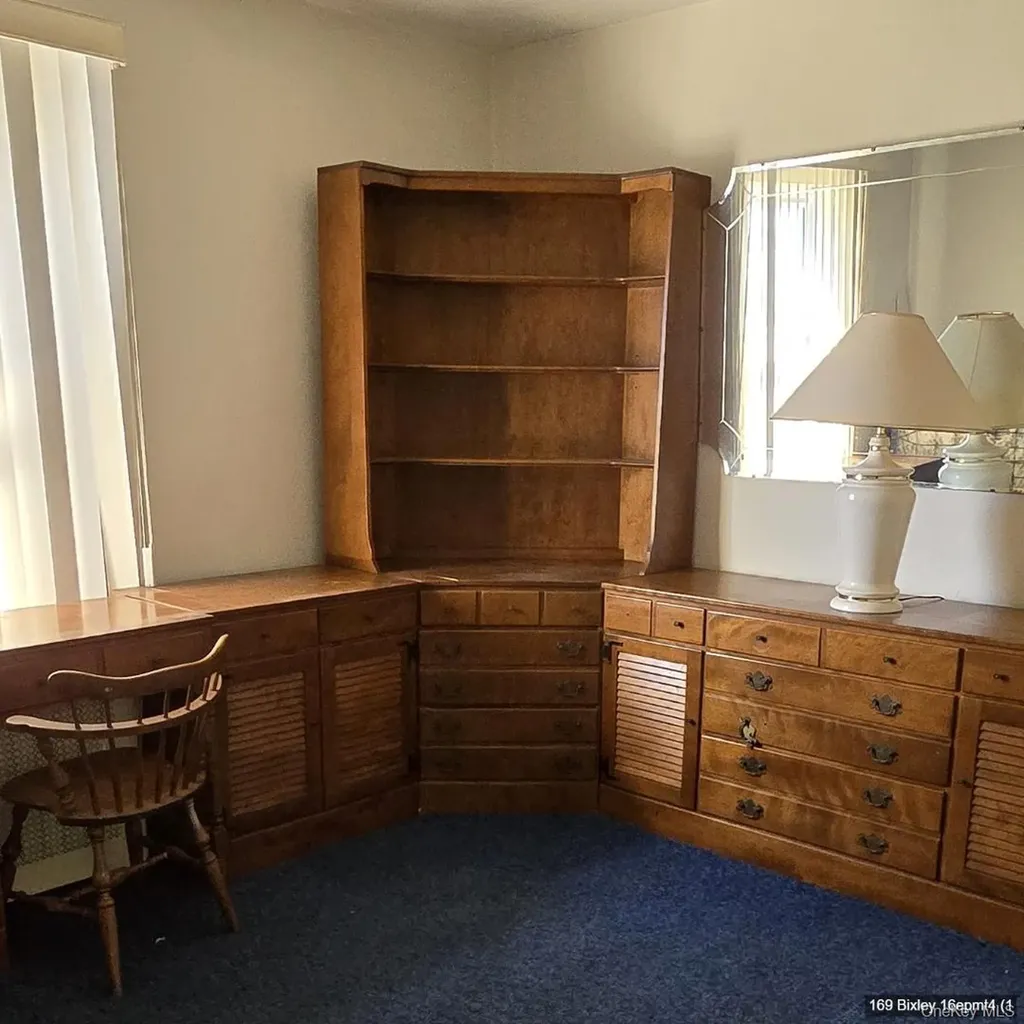 169 Bixley Heath Lynbrook NY 11563