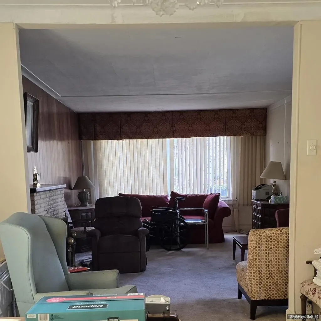 169 Bixley Heath Lynbrook NY 11563