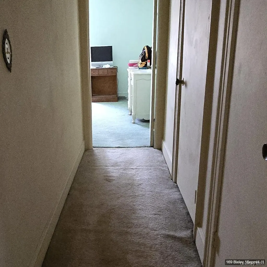 169 Bixley Heath Lynbrook NY 11563