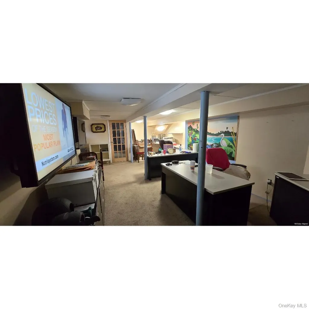 169 Bixley Heath Lynbrook NY 11563