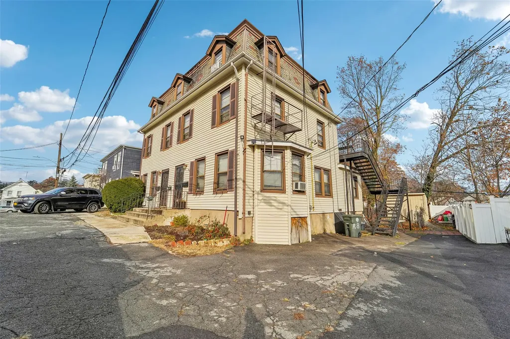 8 Ridgeview Place Port Chester NY 10573