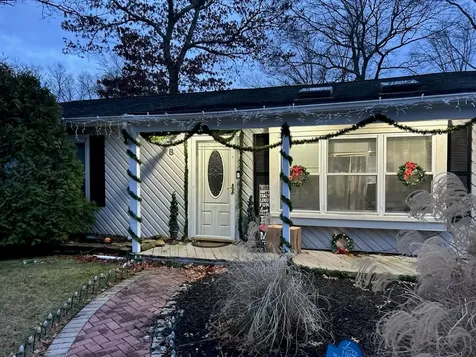 8 Henry Street Brookhaven NY 11720