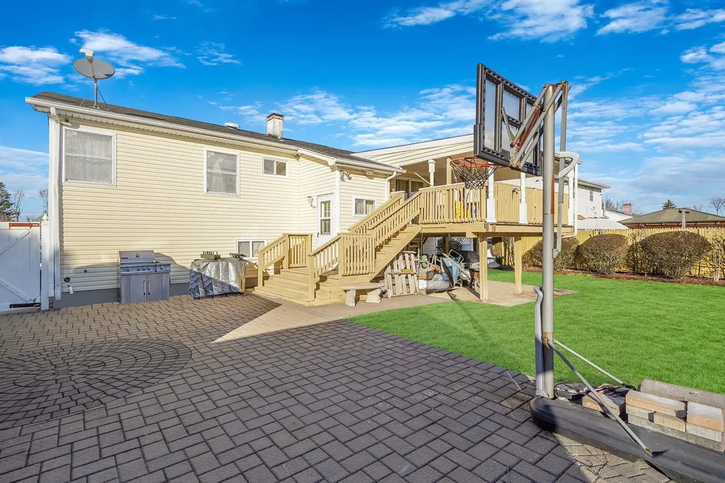 32 Grouse Drive Brentwood NY 11717