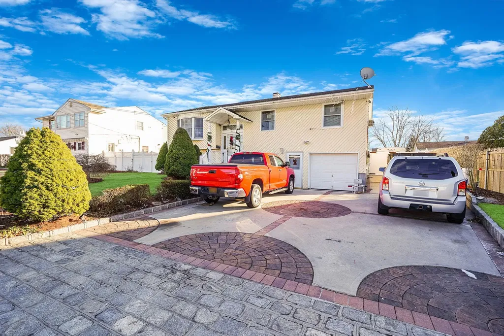 32 Grouse Drive Brentwood NY 11717