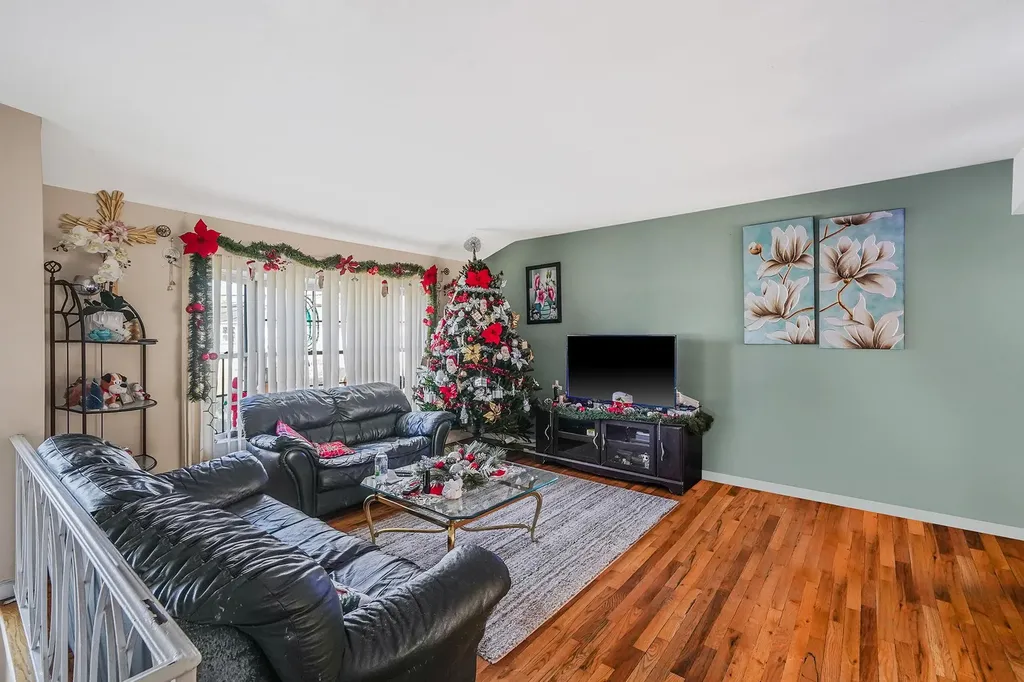 32 Grouse Drive Brentwood NY 11717