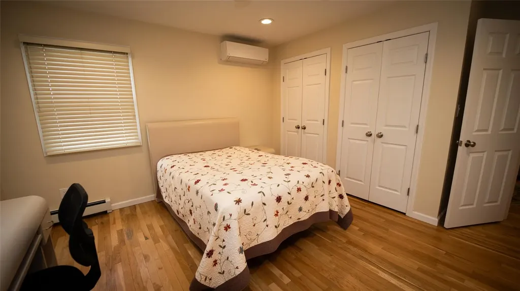 15 Westminster Lane West Islip NY 11795