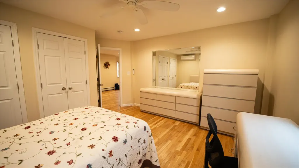 15 Westminster Lane West Islip NY 11795