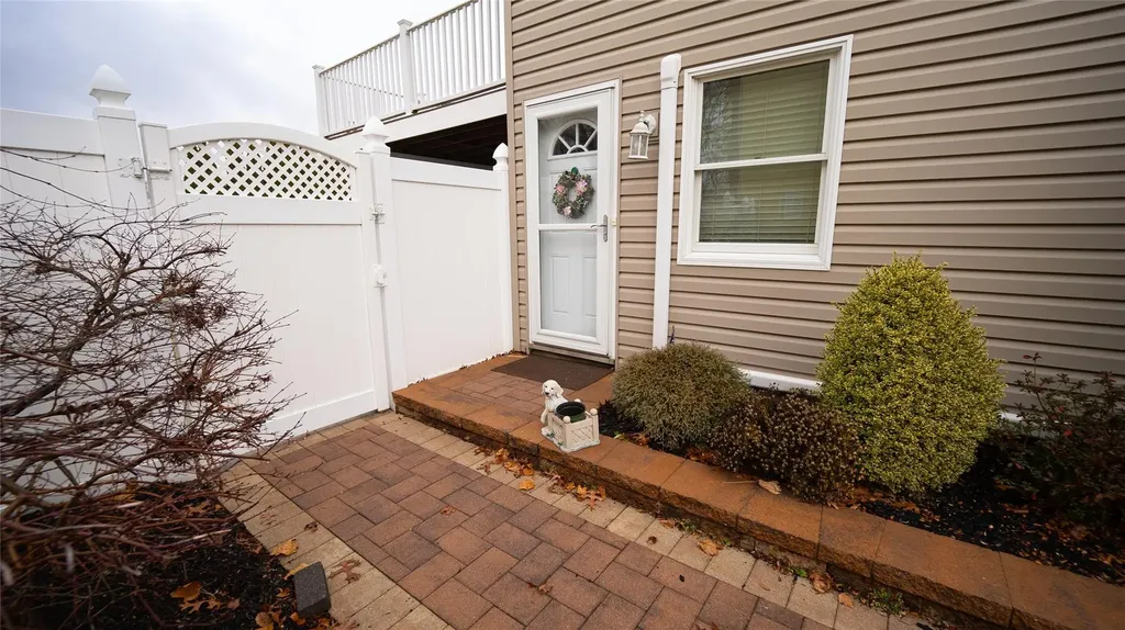 15 Westminster Lane West Islip NY 11795