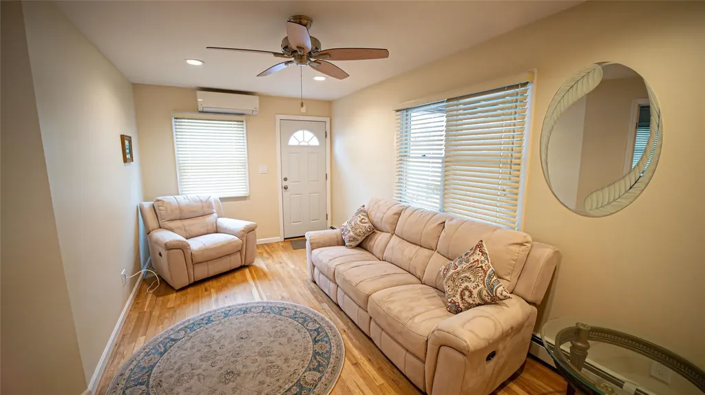 15 Westminster Lane West Islip NY 11795