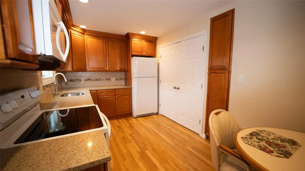 15 Westminster Lane West Islip NY 11795