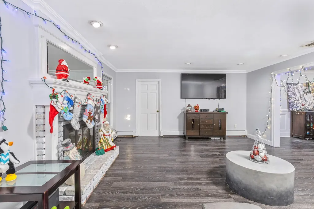 14 Hemlock Lane Smithtown NY 11787
