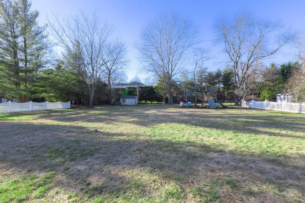 14 Hemlock Lane Smithtown NY 11787