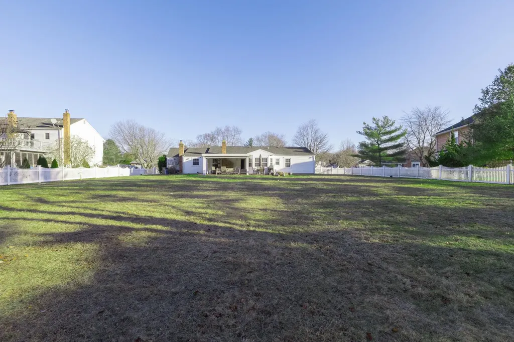 14 Hemlock Lane Smithtown NY 11787