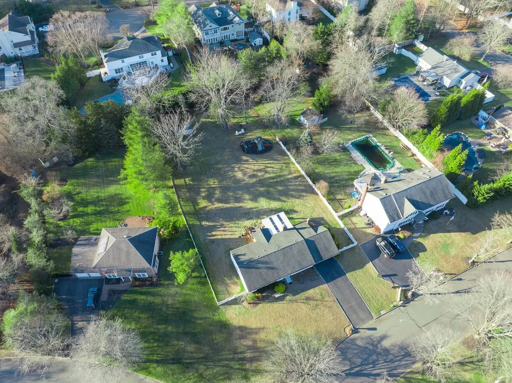 14 Hemlock Lane Smithtown NY 11787