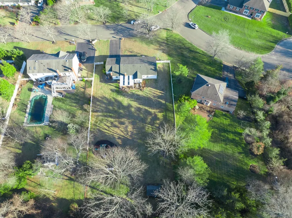 14 Hemlock Lane Smithtown NY 11787
