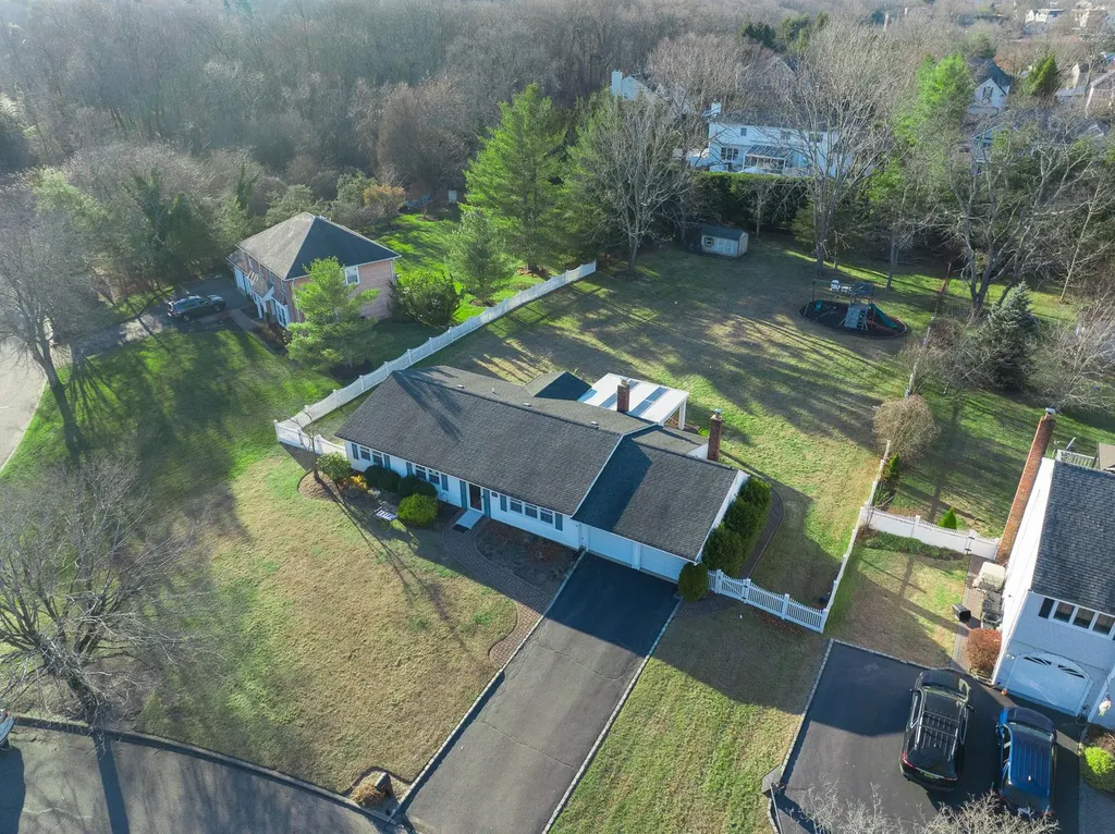 14 Hemlock Lane Smithtown NY 11787