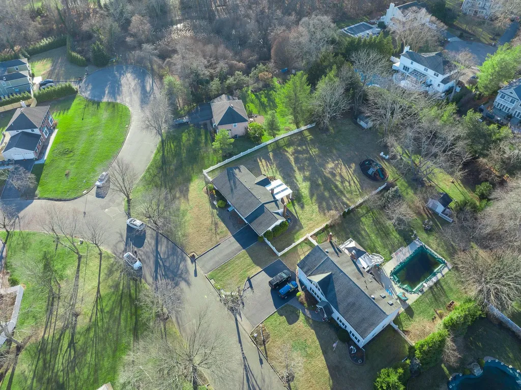 14 Hemlock Lane Smithtown NY 11787
