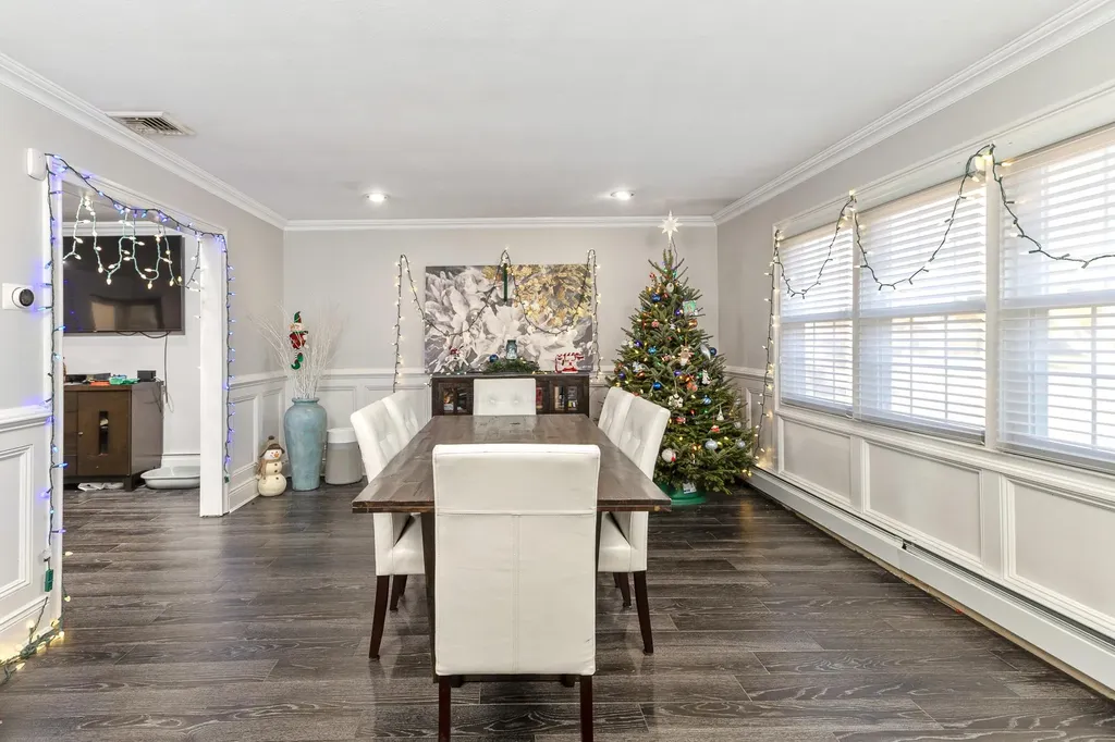 14 Hemlock Lane Smithtown NY 11787