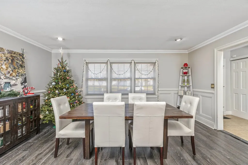 14 Hemlock Lane Smithtown NY 11787