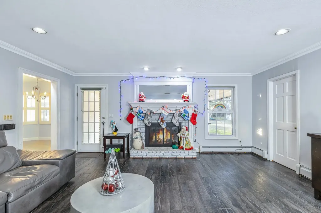 14 Hemlock Lane Smithtown NY 11787