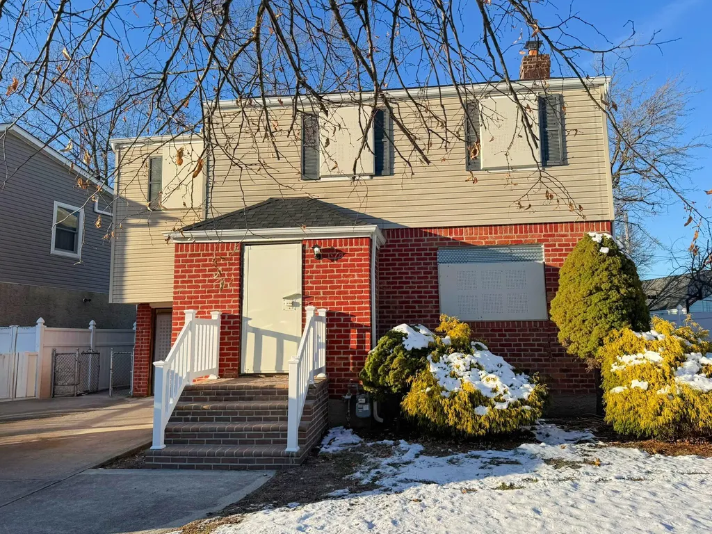 152 Emily Avenue Elmont NY 11003