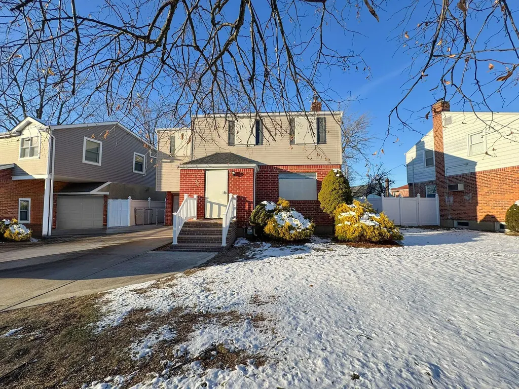 152 Emily Avenue Elmont NY 11003