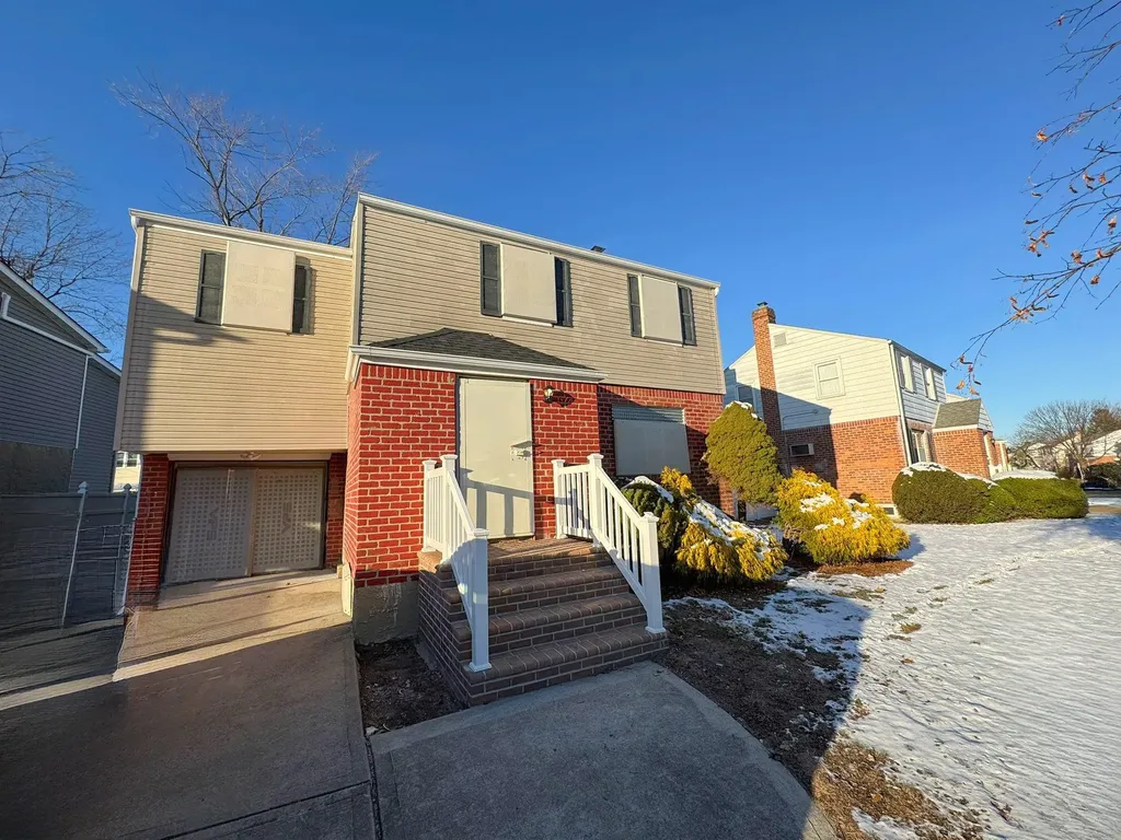 152 Emily Avenue Elmont NY 11003