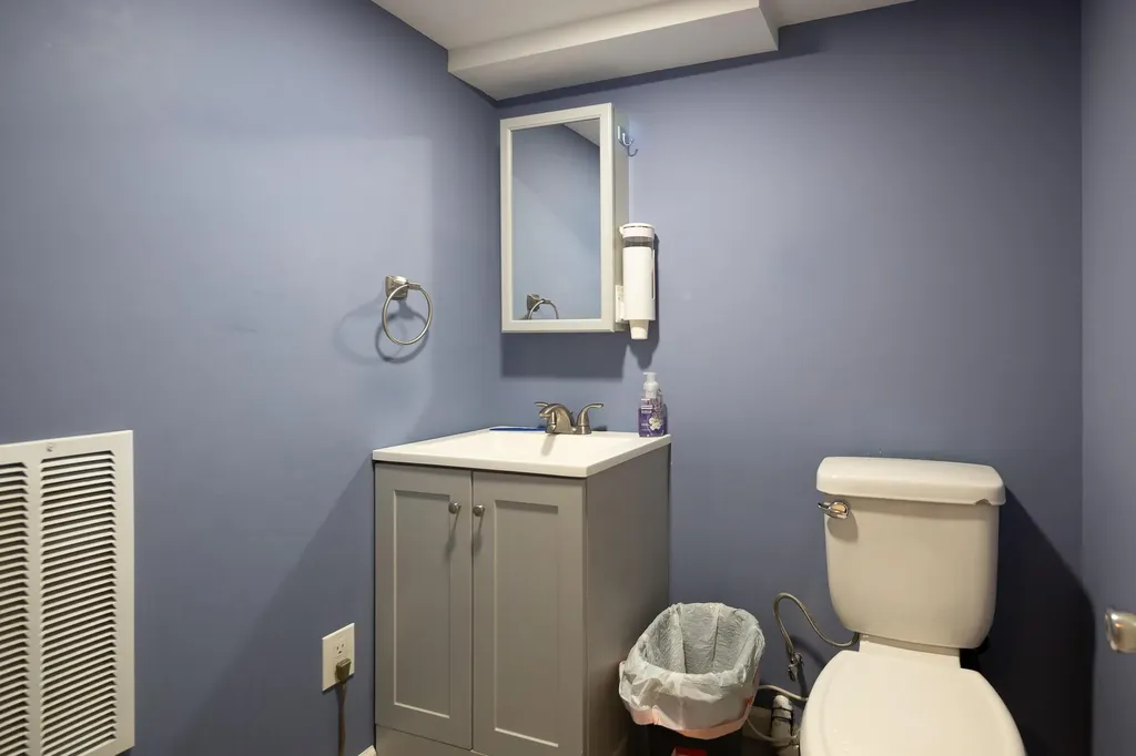 45 Heston Road Shirley NY 11967