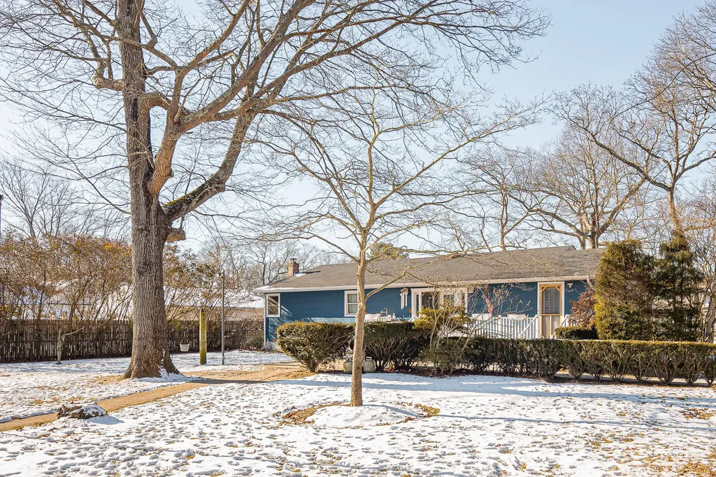 45 Heston Road Shirley NY 11967