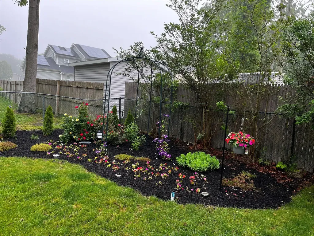 45 Heston Road Shirley NY 11967