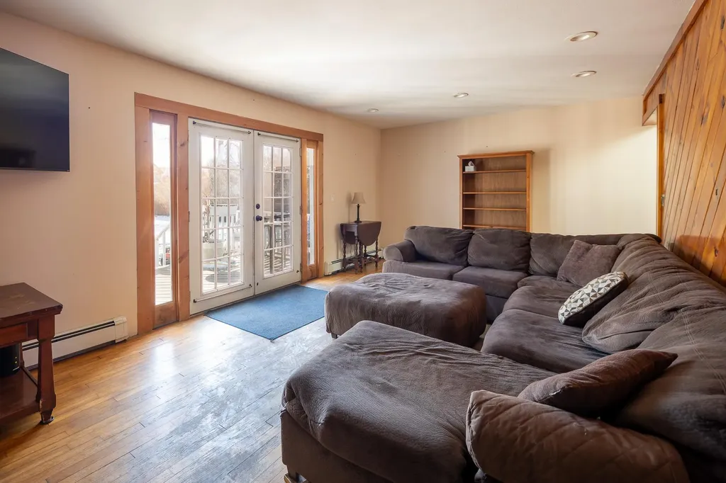 45 Heston Road Shirley NY 11967