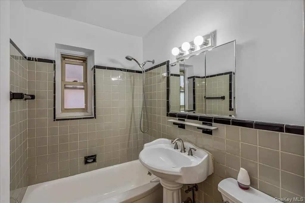 144-55 Melbourne Avenue Flushing NY 11367
