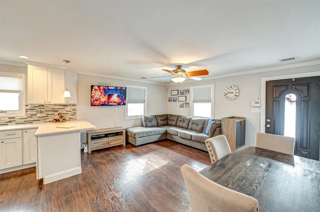 21 Beecher Avenue East Islip NY 11730