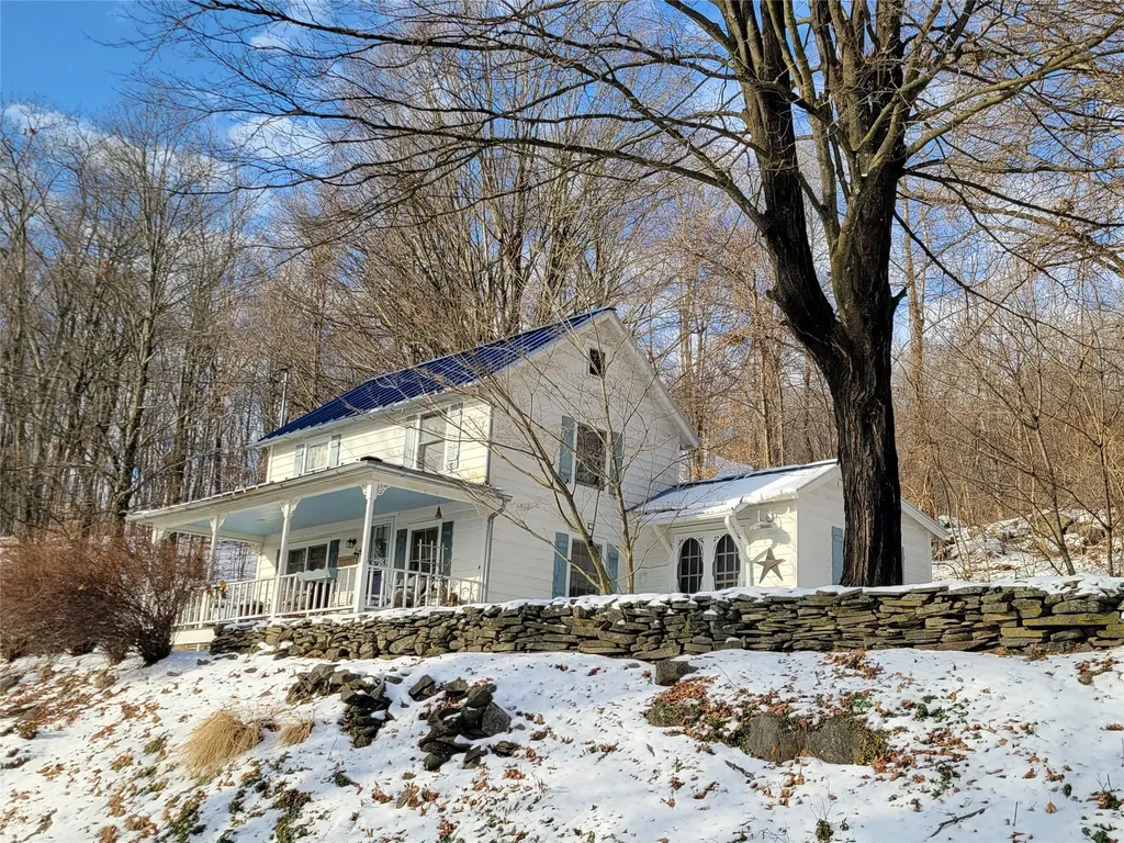 114 Half Moon Road Highland NY 12528