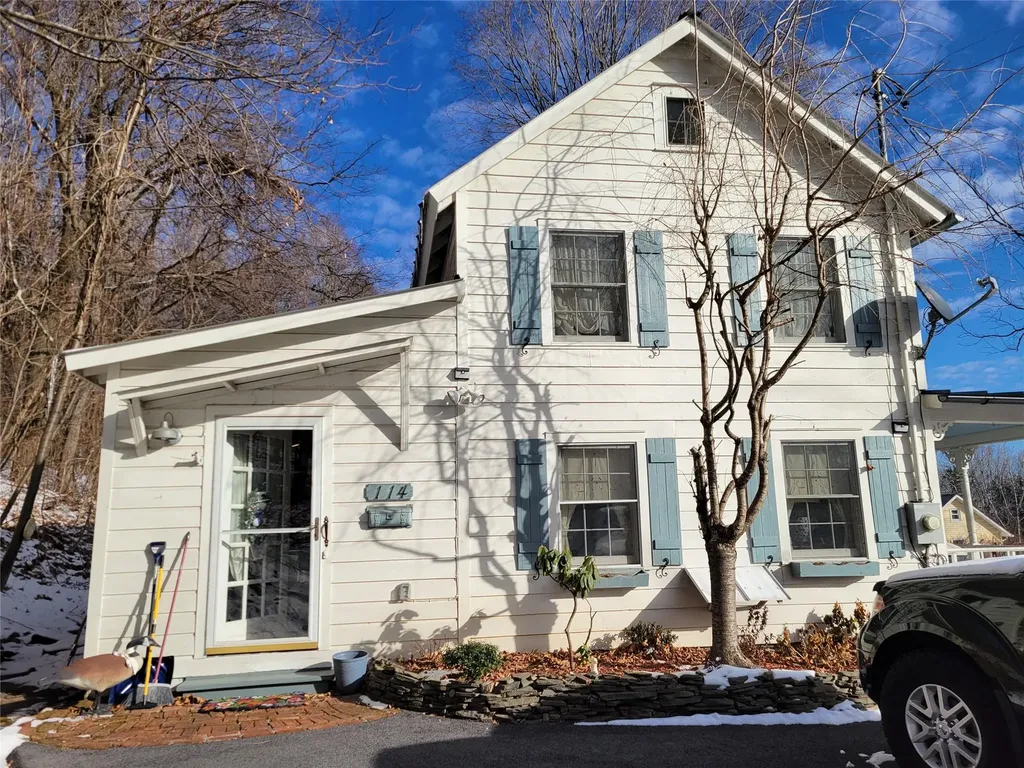 114 Half Moon Road Highland NY 12528