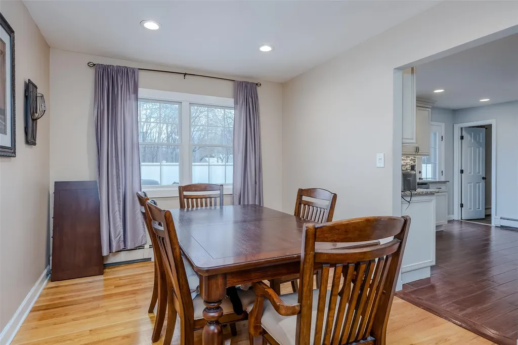 89 Parkside Avenue Miller Place NY 11764
