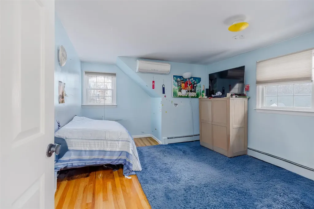 89 Parkside Avenue Miller Place NY 11764