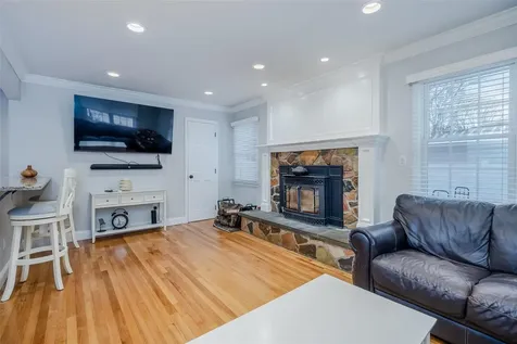 89 Parkside Avenue Miller Place NY 11764