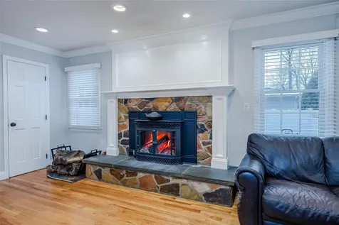89 Parkside Avenue Miller Place NY 11764