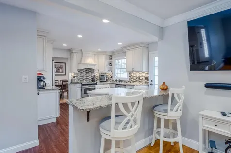 89 Parkside Avenue Miller Place NY 11764